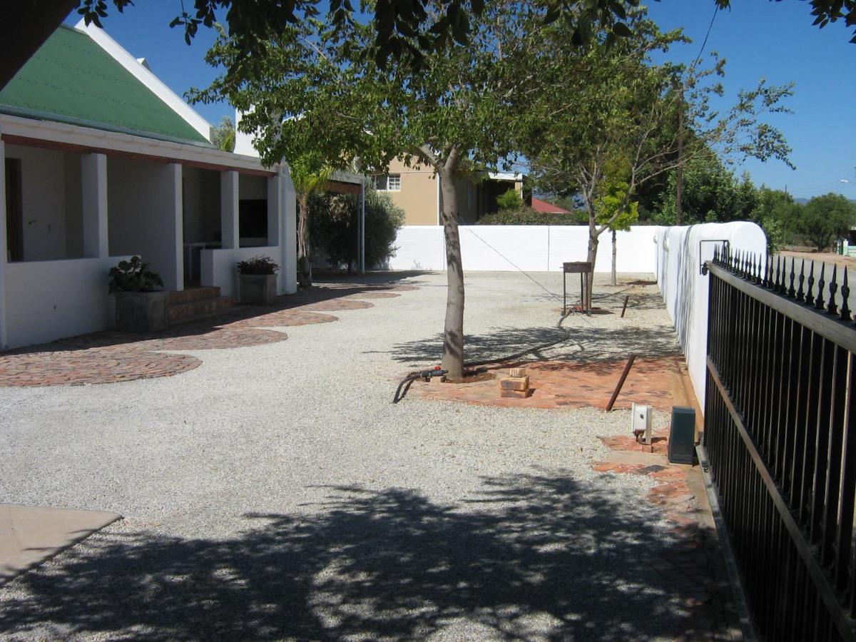 Aant Dorpseind Hotel Vanrhynsdorp Exterior photo